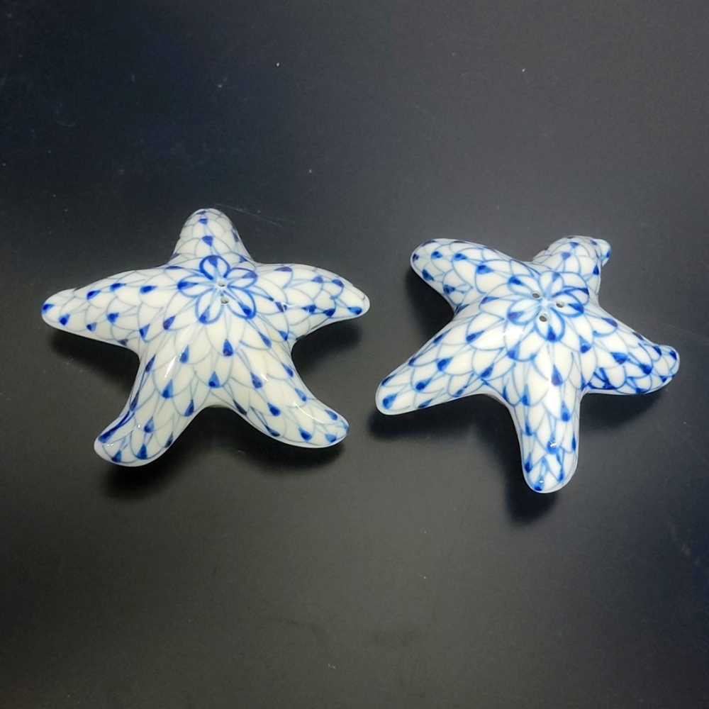 Andrea By Sadek Porcelain Blue Fish Net Starfish Salt And Pepper shaker set